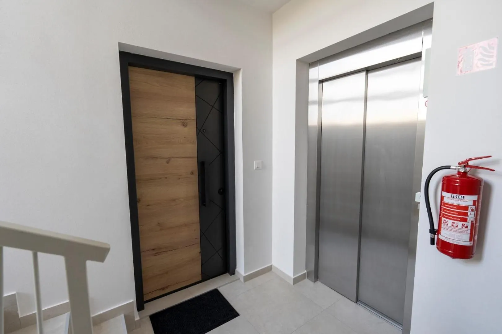 Apartment Tissa Pula 0*,